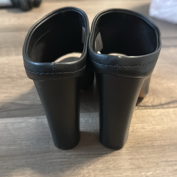 Black open toe heels - Picture 5 of 5